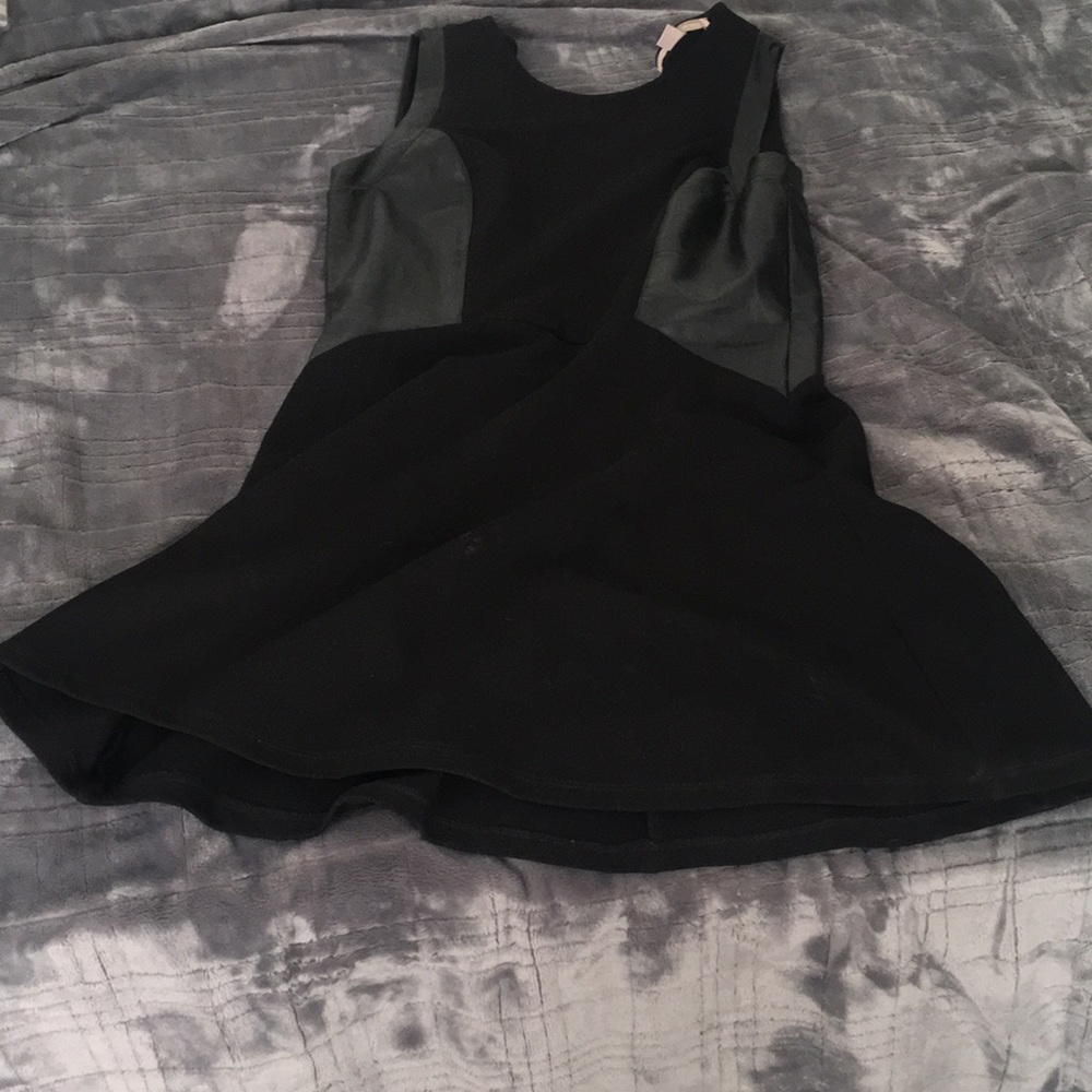 Short dress